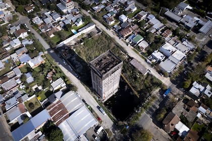 El edificio forma parte de un proyecto inmobiliario que nunca llegó a completarse