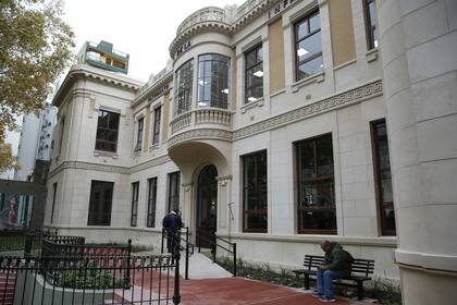 El edificio fue reciclado