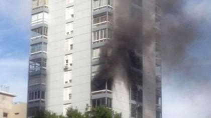 El edificio incendiado tiene 35 pisos