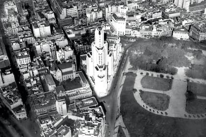 El edificio Kavanagh en 1945