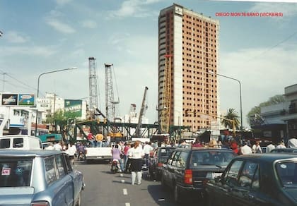 El edificio original tenía 21 pisos y desde su terraza le habrían sacado una foto a Perón