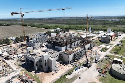 El edificio que contendrá al Carem comprende una superficie de 18.500 m2, de los cuales alrededor de 14.000 m2 corresponden al llamado “módulo nuclear”