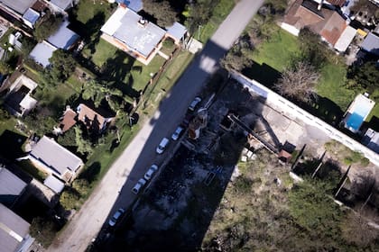 El edificio se encuentra ubicado sobre una de las arterias principales de Belén de Escobar