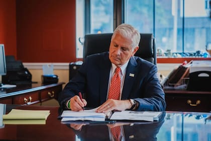 El ejecutivo de Nassau es el candidato republicano para la gobernación de Nueva York