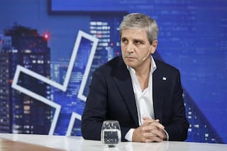 El Gobierno acumula deudas con el sector privado para sostener el superávit