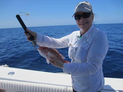 El ejemplar del pargo rojo fue capturado por primera vez en 2016 cuando medía apenas 14 pulgadas