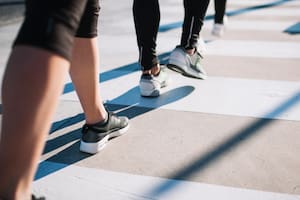 Tiene 26 años y creó la app argentina que da premios por caminar: “En tres días se sumaron 50 mil personas”