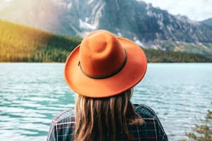 La técnica de los seis sombreros para entrenar a tu cerebro y tomar mejores decisiones
