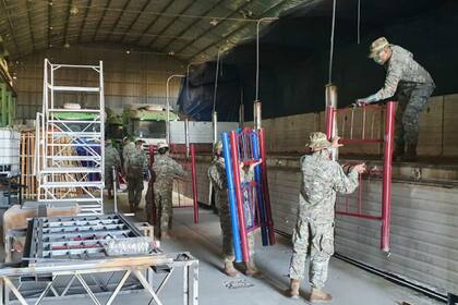 El Ejército Argentino ayudó en las cargas de los insumos sanitarios