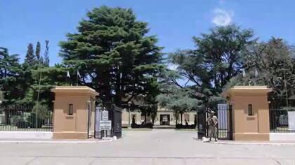 Entrada del Frente de la Guarnición Militar de Azul