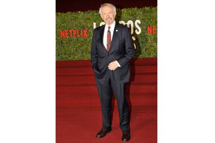 El elegante look de Jonathan Pryce para el evento