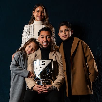 El elegido de la MLS, en familia: con su mujer, Carolina, y sus hijos, Valentina y Constantino