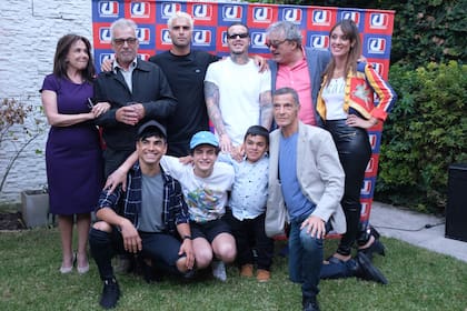 El elenco completo de El Marginal 3 durante el evento de lanzamiento