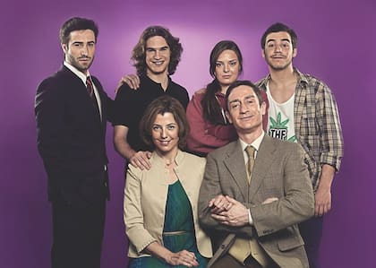 Primer elenco de Casi normales, un musical de culto (Mariano Chiesa, Matías Mayer, Florencia Otero, Fernando Dente, Laura Conforte, Alejandro Paker)