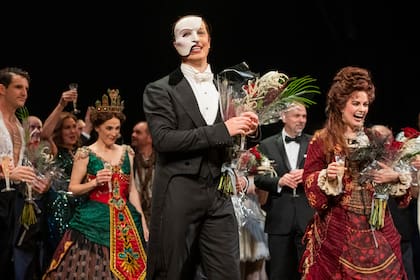 El elenco de El fantasma de la ópera se despide del público en una noche que pasará a la historia del teatro de Broadway