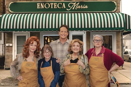 El elenco de la película Nonnas: Susan Sarandon, Talia Shire, Vince Vaughn, Brenda Vaccaro y Lorraine Bracco