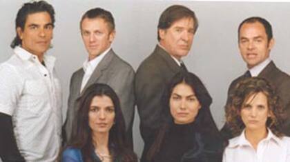 La última versión de El precio del poder, estrenada en Canal 9 en 2002, con Arturo Puig en el centro
