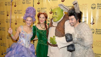 El elenco de Shrek, felices con los premios ganados