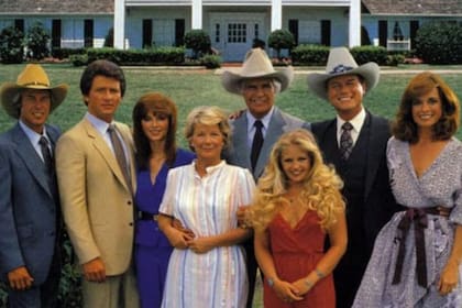 El elenco protagónico de la mítica serie sobre la familia Ewing