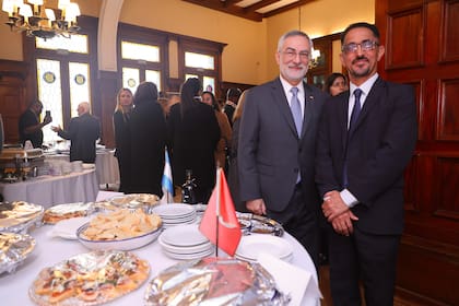 El embajador de Brasil, Glinternick Bitelli recordó los platos tunecinos