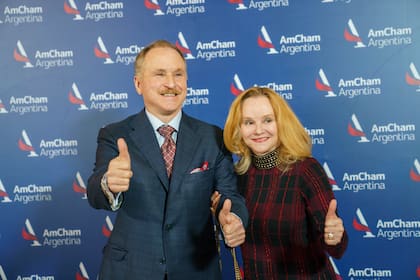 El embajador de Estados Unidos en la Argentina, Peter Lamelas, y su mujer, Sthepanie Lamelas