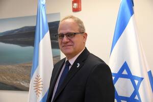 El nuevo embajador de Israel no descartó otro atentado y dijo que la Argentina actuó bien con el avión secuestrado