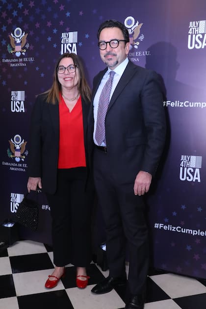 El embajador de Italia, Fabrizio Lucentini, y su esposa, Daniela Simoncelli de Lucentini 