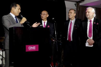 El embajador de Japón, junto a las autoridades en el lanzamiento de la compañía, cree que el país tiene un potencial enorme y puede convertirse en el supermercado del mundo