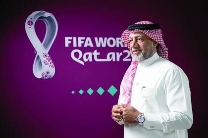 El embajador de la Copa Mundial de Qatar le dijo a la televisión alemana ZDF que la homosexualidad era un "daño mental"
En una entrevista filmada en Doha y que se proyectará más tarde el martes, el ex internacional qatarí Khalid Salman abordó el tema de la ilegalidad de la homosexualidad en Qatar.