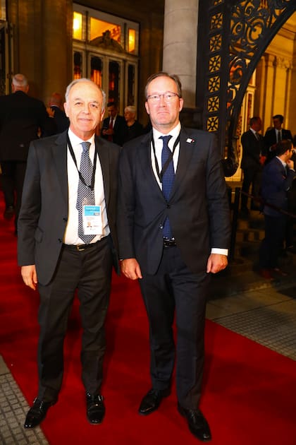 El embajador de Portugal, José Ludovice, y el de Bélgica, Karl Dhaene