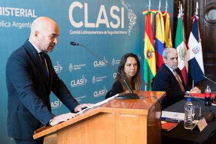 El embajador embajador de la Delegación de la Unión Europea en Argentina, Amador Sánchez Rico, en el discurso inaugural de la primera Cumbre del Comité Latinoamericano de Seguridad Interior (Clasi), en Buenos Aires