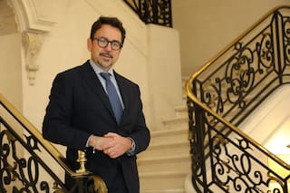 El embajador de Italia en la Argentina abre las puertas de su residencia en el Palacio Alvear y describe su vínculo con Buenos Aires