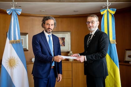 El embajador Klymenko durante la presentación de las credenciales diplomáticas al canciller Cafiero