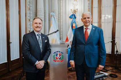 El embajador Lamelas junto a su par de República Dominicana, Jorge Marte Báez