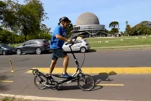 La bicicleta de US$ 4000 con la que recorre Buenos Aires el nuevo embajador de los EE.UU.