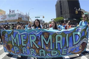 Lograron “resucitar” el Desfile de las Sirenas de Coney Island que marca el inicio del verano