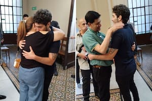 "Vos no tenés que pedir perdón": el emotivo abrazo de los padres de Fernando con uno de los testigos