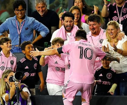 El emotivo festejo de Leo Messi con sus hijos tras su primer gol con Inter Miami (Foto: Instagram @juezcentral)