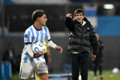 ¡Adiós, Costas! Racing rompe con su ídolo y busca nuevo rumbo técnico