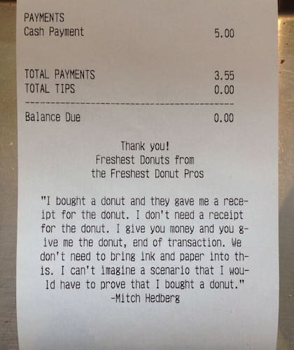 El empleado de una tienda de donas decidió utilizar el espacio sobrante de un recibo para un divertido mensaje
