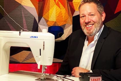 El emprendedor contrató a un equipo profesional para que el negocio funcione sin él