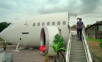 El empresario alquila su avión para hospedaje