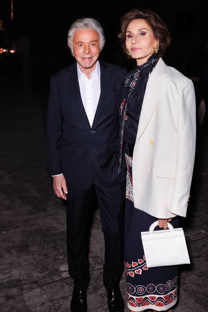 El empresario italiano Giancarlo Giammetti, de la firma Valentino, y la ex modelo de alta costura española Naty Abascal, que fue musa de diseñadores como Elio Berhanyer, Valentino y Óscar de la Renta.