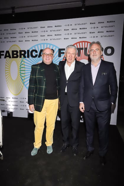 El empresario Martín Cabrales junto al creador de "Fabricar Futuro", Ruben Cherñajovksy, y el consultor Tato Lanusse 