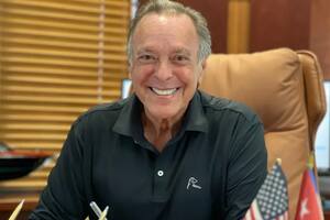 El empresario y filántropo de origen cubano, Miguel "Mike" B. Fernández, ha decidido enfrentarse públicamente a Trump y a algunos de los políticos más influyentes del estado de Florida