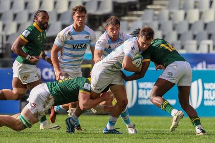 El empuje de TImoteo Silva en Los Pumitas ante Sudáfrica