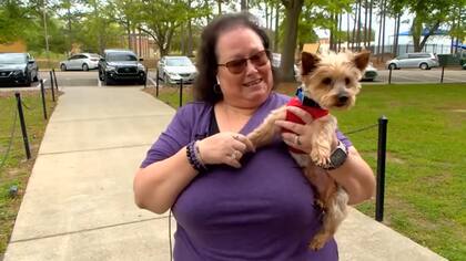 El encuentro de Kingston con su dueña, 5 años después de haber sido separados por un huracán