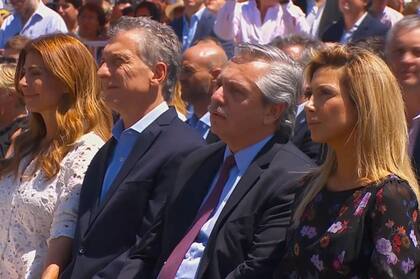 El encuentro de Macri y Alberto Fernández con sus esposas en la misa de Luján