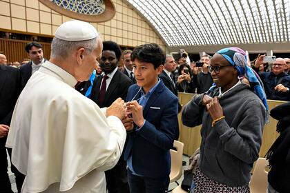 El encuentro del papa León XIV con los movimientos populares en el Aula Pablo VI