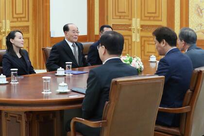 El encuentro en la Casa Azul entre Kim Yo-Jong, la delegación de Corea del Norte, y el presidente surcoreano